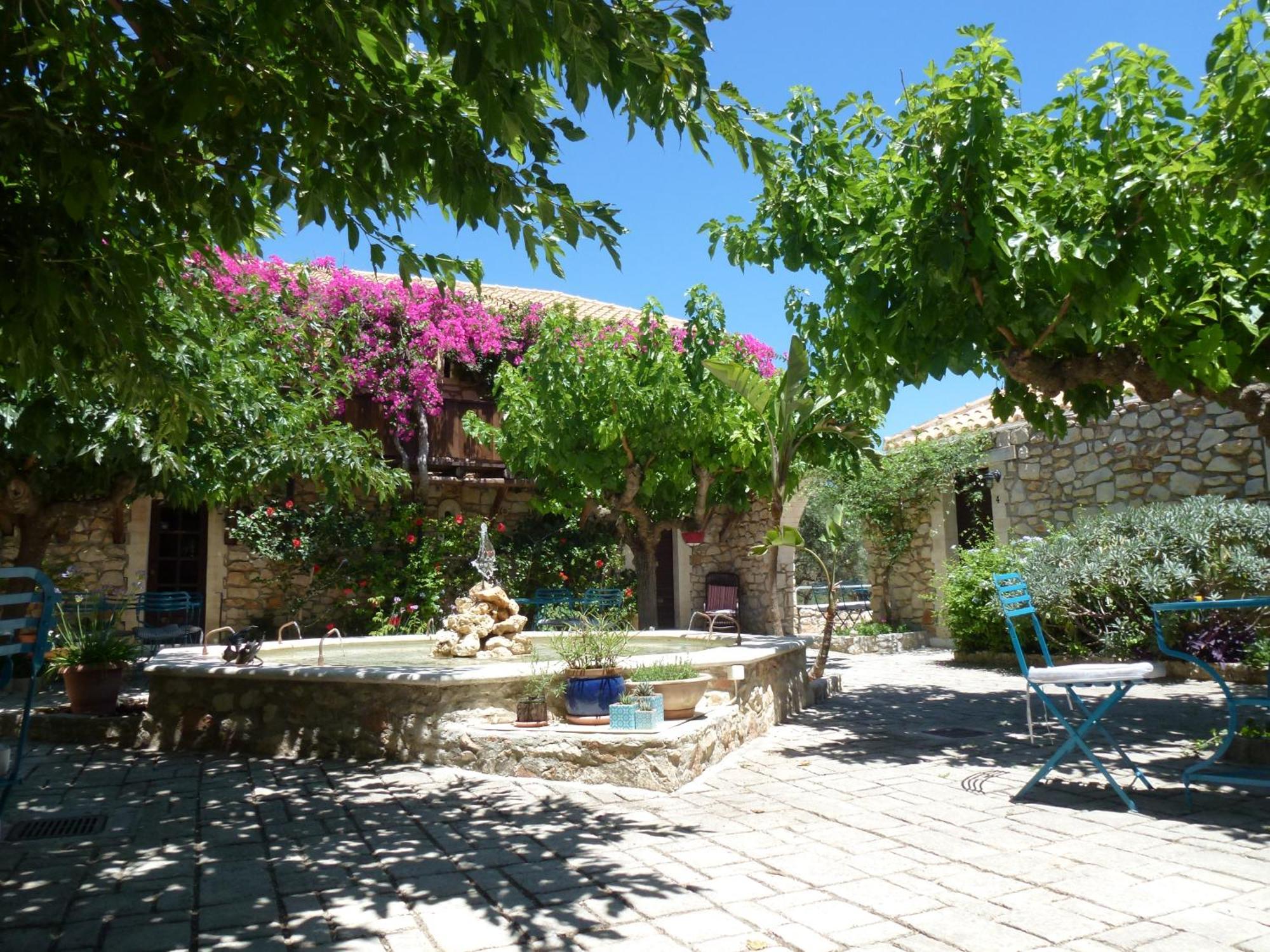 Tsivouli Accommodation Lithakia  ภายนอก รูปภาพ