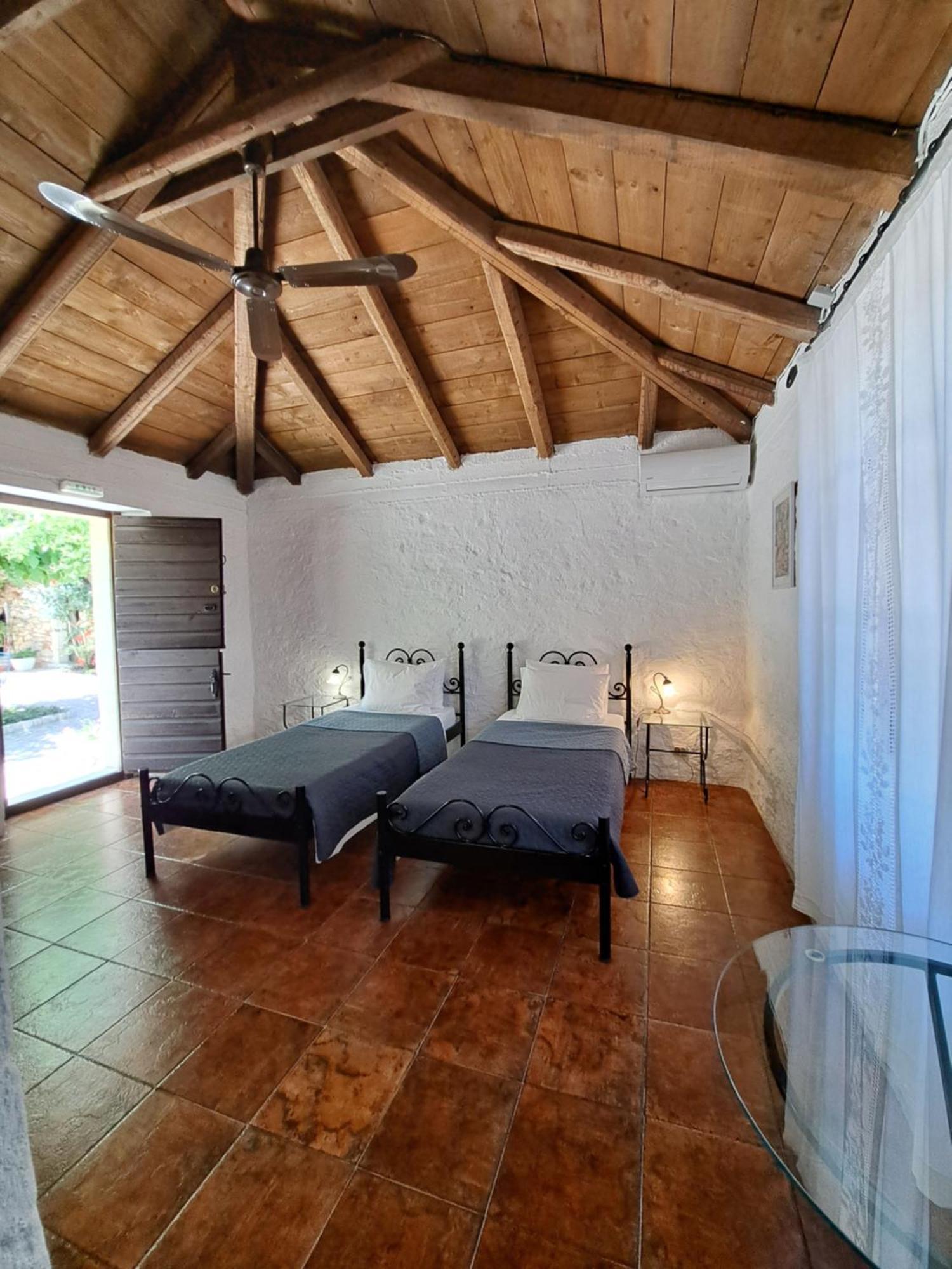 Tsivouli Accommodation Lithakia  ภายนอก รูปภาพ