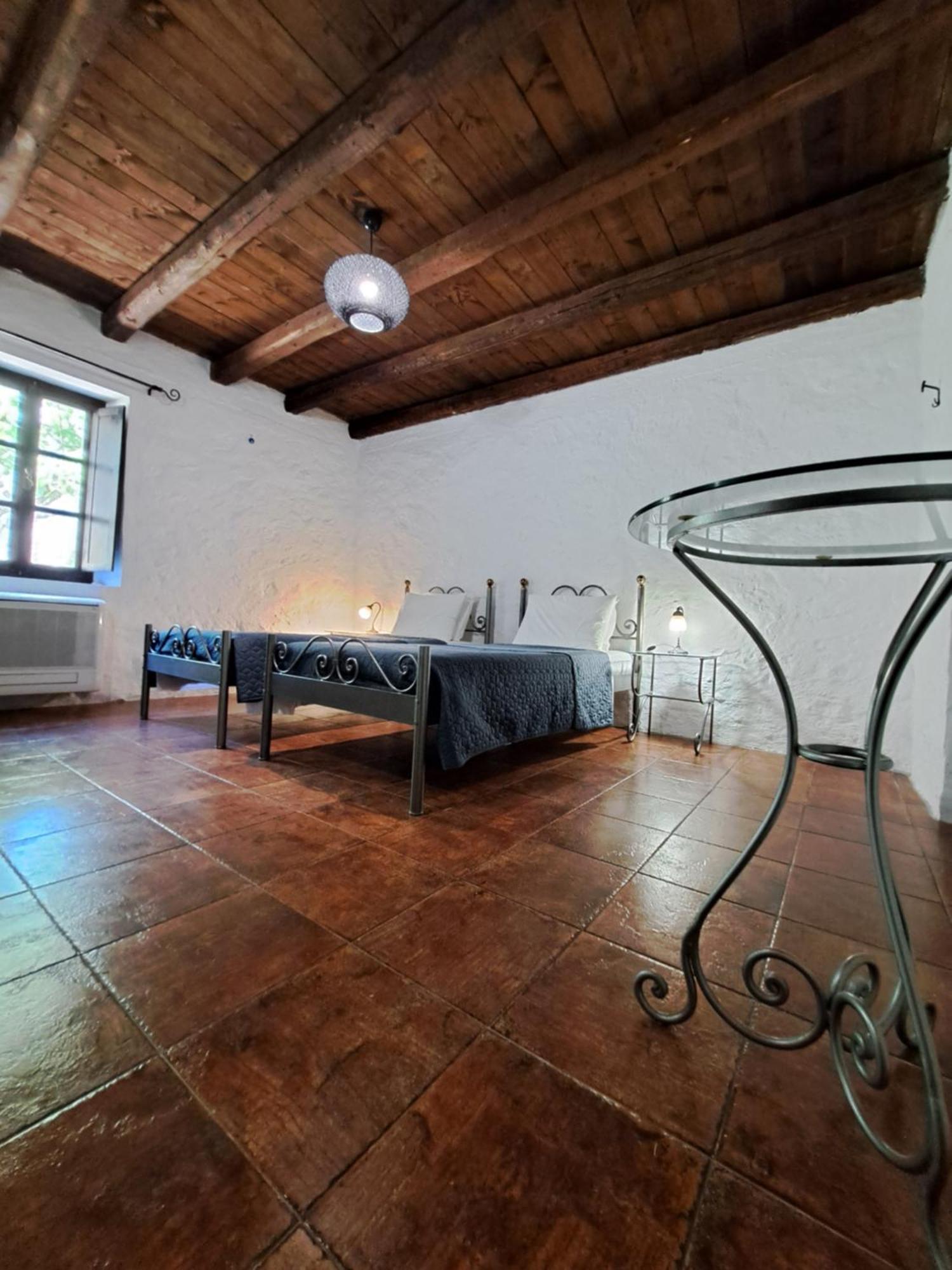 Tsivouli Accommodation Lithakia  ภายนอก รูปภาพ
